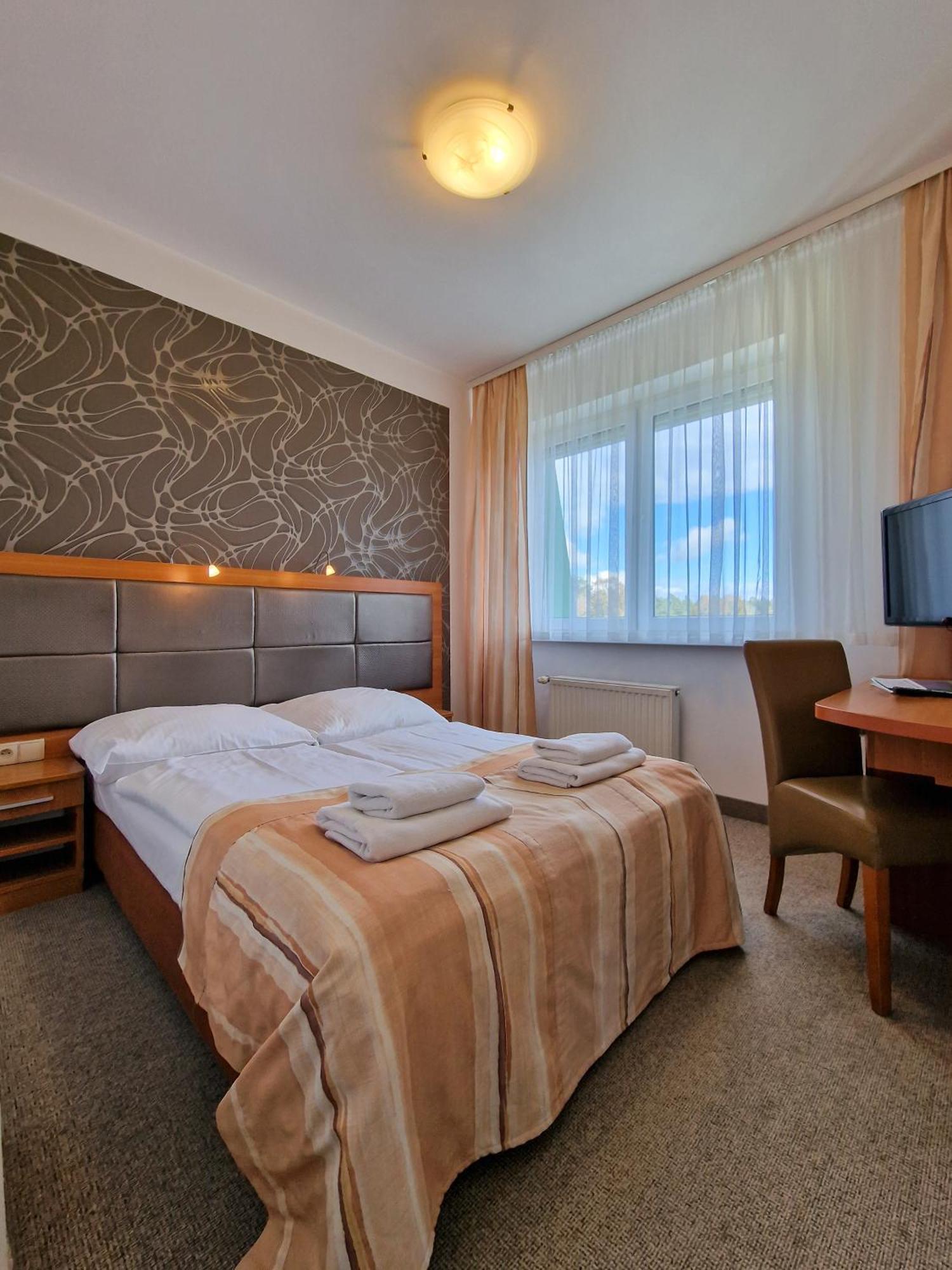 Hotel Ara - Dancing Club Restauracja Ara Jastrzębia Góra Dış mekan fotoğraf