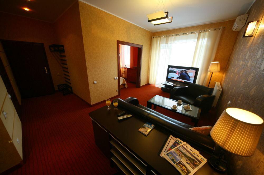 Hotel Ara - Dancing Club Restauracja Ara Jastrzębia Góra Dış mekan fotoğraf